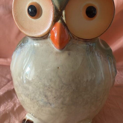 Large porcelain owl with nice colors, height 17cm