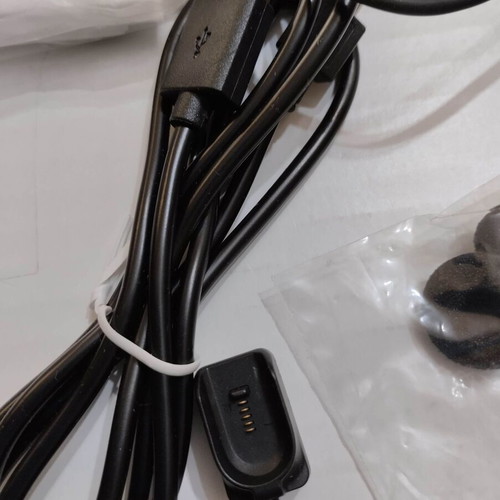 Plantronics Voyager Legend UC headset like new with charging case and accessories