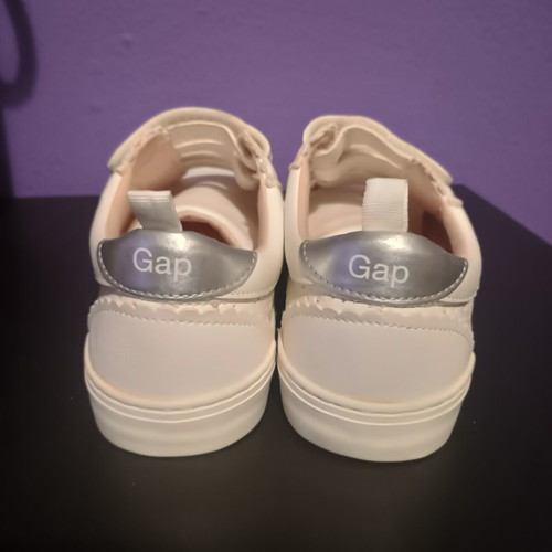 GAP Kids Athletic Shoes like new, size 35-36, white, 23cm
