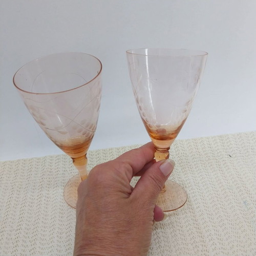 Set of 2 vintage Bulgarian coral glass liqueur glasses