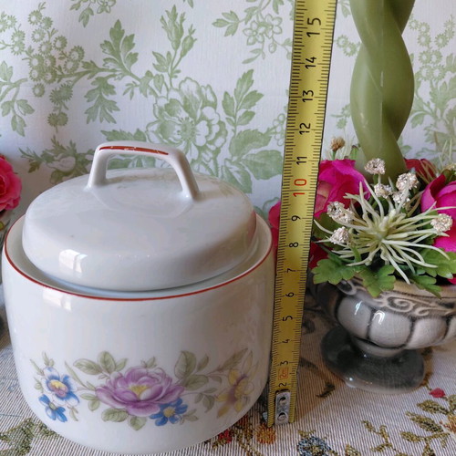 Vintage tea set like new with floral design