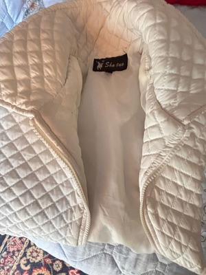 Women's white jacket like new, size L/XL, warm and comfortable