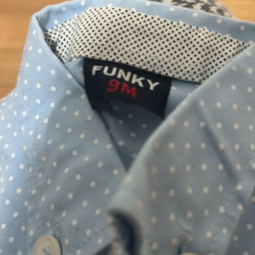 Polka dot shirt like new, nine months