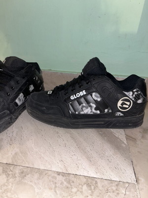 Globe sneakers size 40 used, black and white