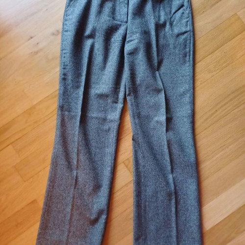 Straight gray pants in very good condition, size 2 (M)
