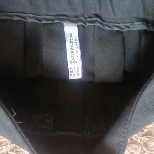 Stradivarius women's skirt black, like new, size small