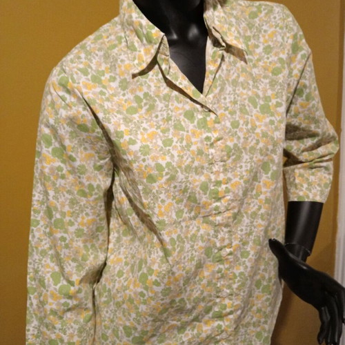 Mode Classic vintage women's shirt with floral pattern, new