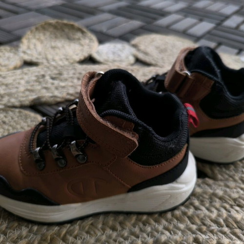 Champion kids' athletic boots size 28 like new, black and brown