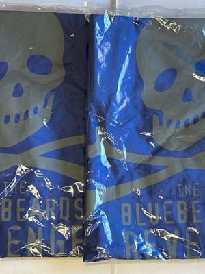Bluebeards Revenge Cape πακέτο 2 καινούργιες μπέρτες κουρέματος