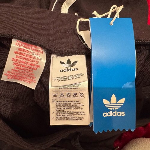 Adidas Originals 3-Stripes kids sweatpants new, size 164 cm