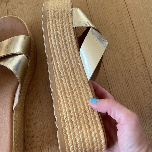 Mater Terra women's gold platform sandals like new, size 40