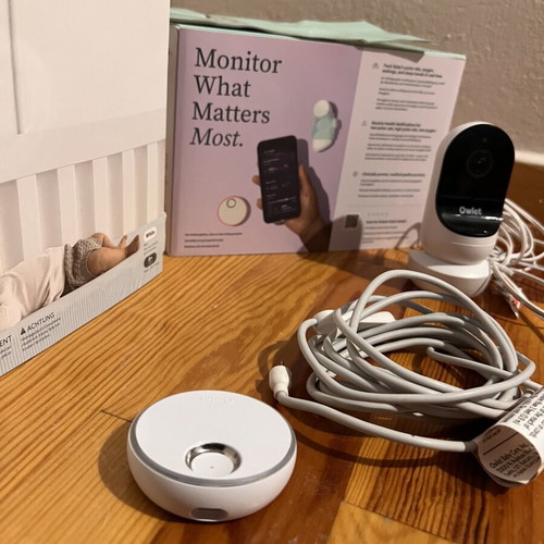 Owlet Dream Duo Smart Baby Monitor with Dream Sock like new