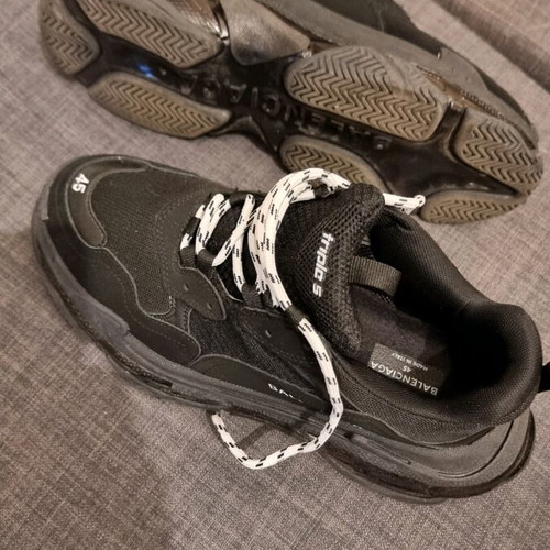 Balenciaga Triple S sneakers size 45 like new, black
