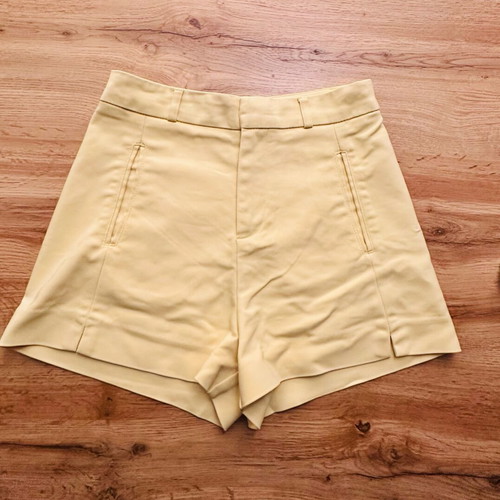 Shorts and striped top like new, yellow and blue