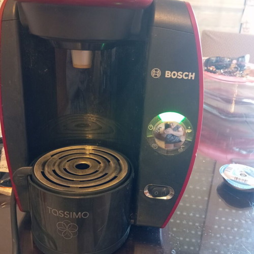 Bosch Tassimo coffee maker with 10 capsules, 05.2027