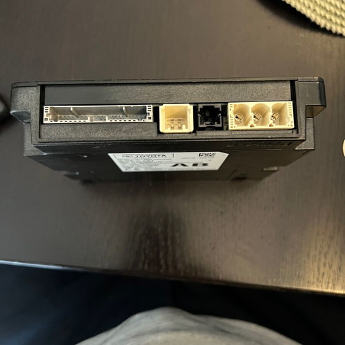 RAV4 XA50 Telematics like new, transceiver with battery