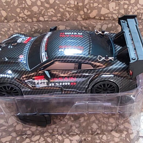 Τηλεκατευθυνόμενο αυτοκινητάκι rc drift 4*4 καινούργιο με χειριστήριο και επαναφορτιζόμενη μπαταρία