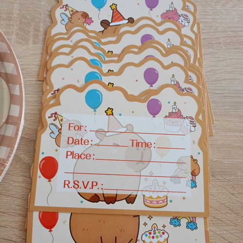 Capybara Party Set with 10 Paper Plates and 12 Invitations new