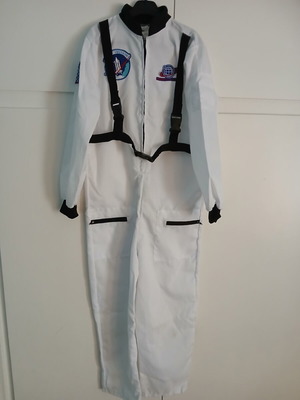 Astronaut costume with helmet like new, size 7 to 9 years