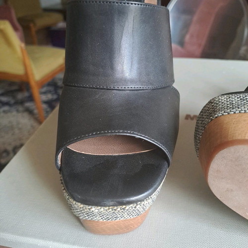 Marni high-heeled leather shoes used with wooden heels