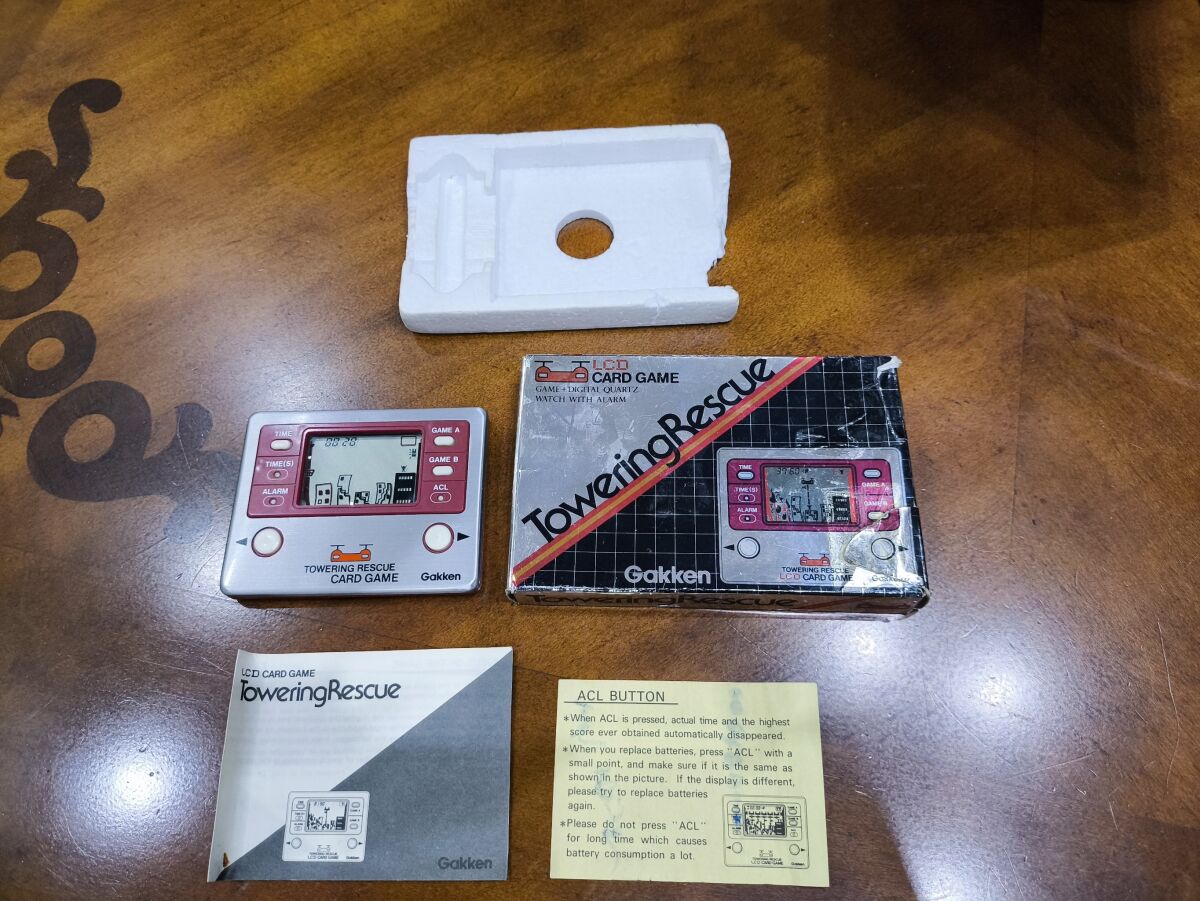 Gakken Towering Rescue LCD Card Game used - € 130,00 - Vendora.cy