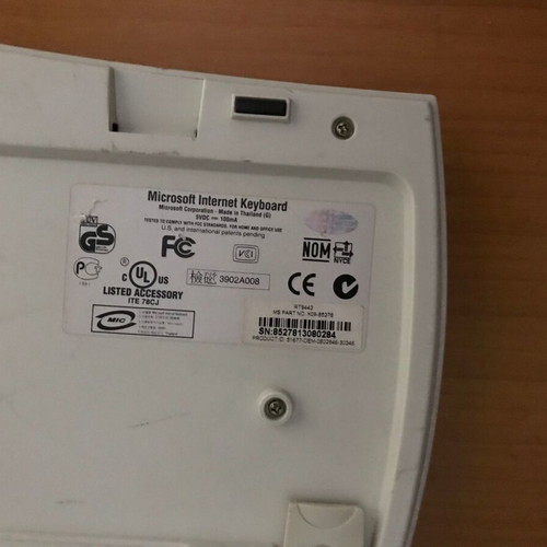 Microsoft Internet Keyboard RT9443 used, PS/2 connection, one foot missing