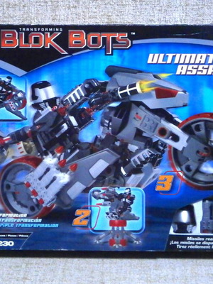 Mega Bloks Blok Bots Ultimate Assault set #9371, vintage 2002, sealed