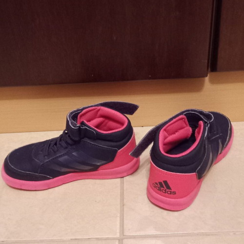 Παπούτσια Adidas αθλητικά μεταχειρισμένα, νούμερο 27, μπλε σκούρο και φουξ