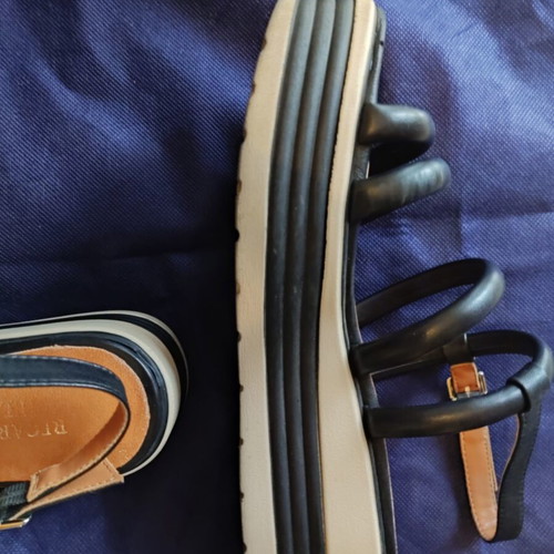 Regarde le Ciel leather flatform sandals like new, size 39, black