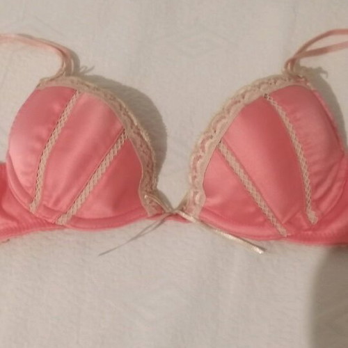 Venus Victoria satin pink bra 65B like new