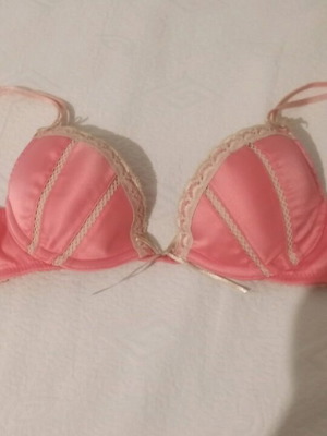 Venus Victoria satin pink bra 65B like new