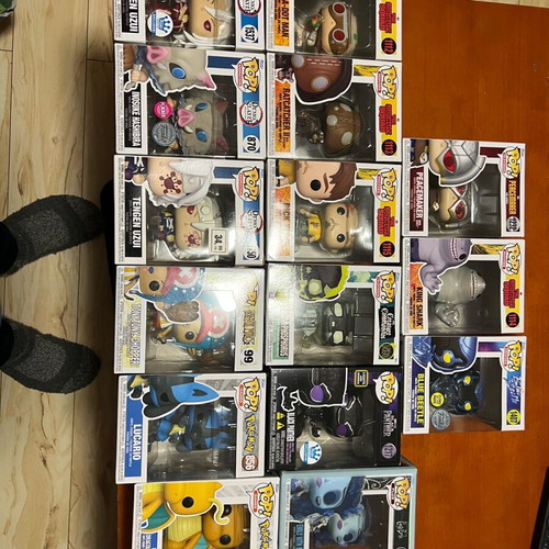 Funko Pop collection like new with DC, Pokemon, Marvel and Demon Slayer
