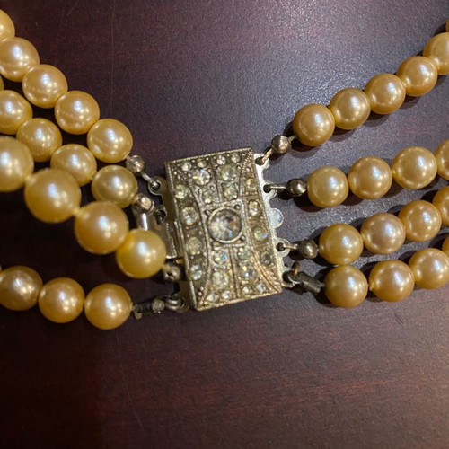 Short pearl necklace new, 4 strands with decorative clasp