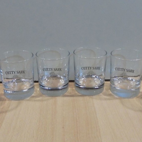 Cutty Sark Scots Whisky vintage promotional bar set new