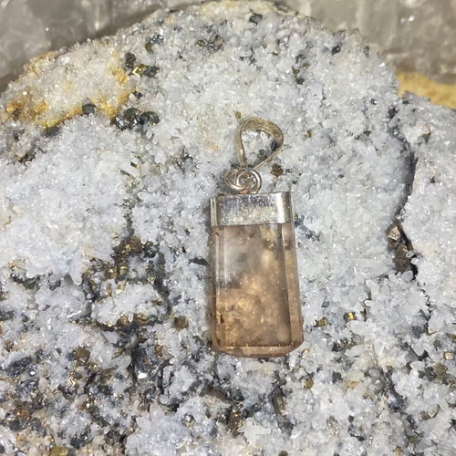 Silver Pendant with Natural Topaz new, beige