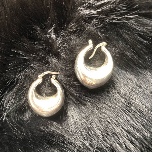 Silver 925 earrings like new with unusual hoop shape