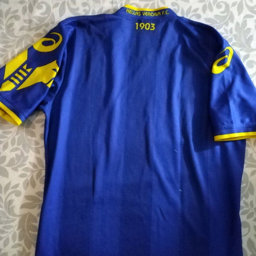 Hellas Verona football jersey medium used