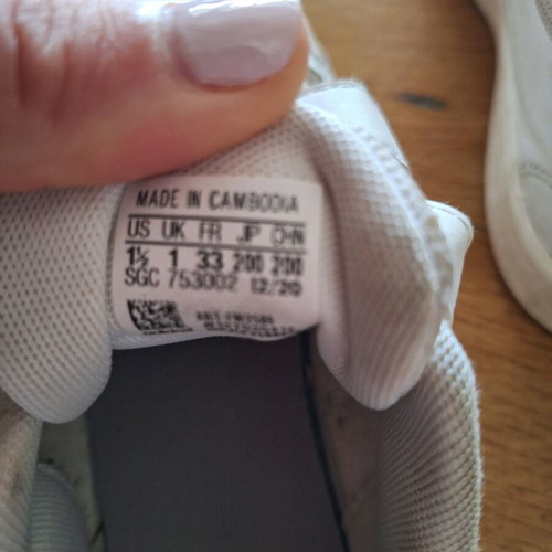 Adidas kids athletic shoes used, size 33, white