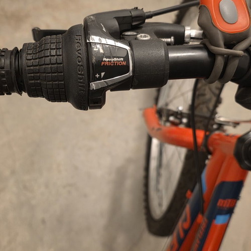 Clermont 24' Mountain Bike used, red, with gears