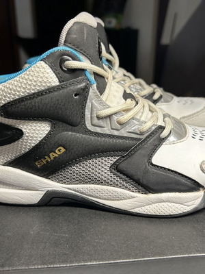 Shaq kids basketball shoes size 34.5