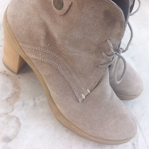 Suede women's ankle boots like new, beige, size 39