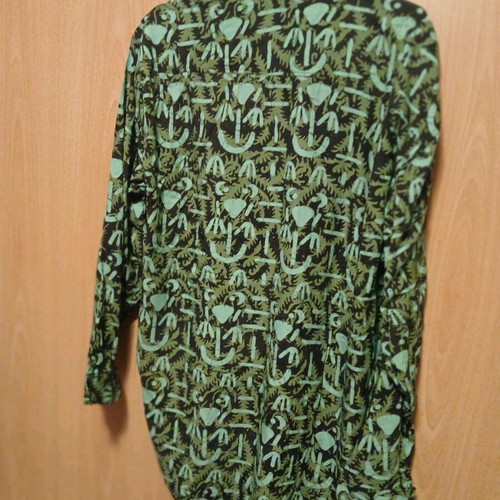 New Wave men's casual shirt with thin fabric, like new, green and black
