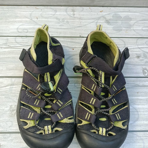 Keen N 35 Unisex sandals like new, multicolor