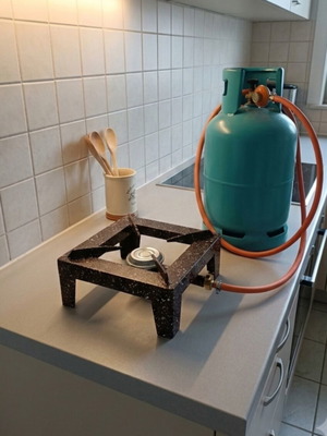 Gas stove set with hose, regulator and bottle, new