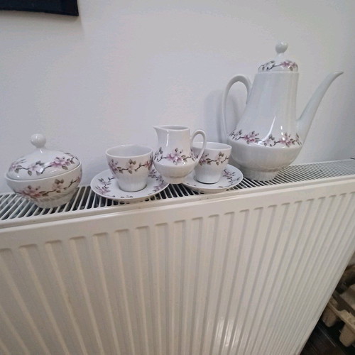 Porcelain tea set like new
