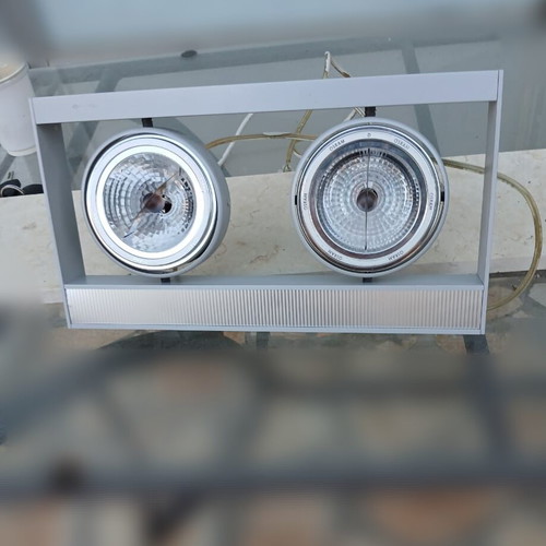 Double floor showcase spotlights like new