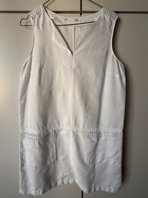 Sfera dress white with embroidery like new, size M