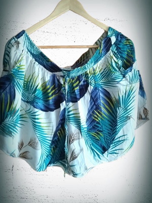 Zara shorts with leaf print used, multicolor, size XXL
