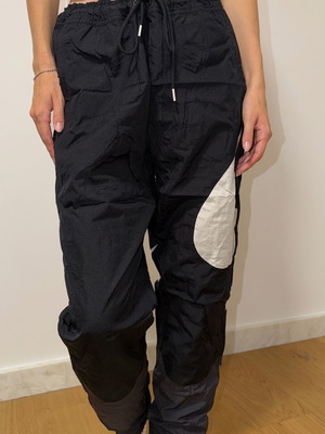 Nike sweatpants black like new, size M