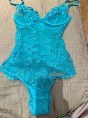 La Perla κορμάκια τιρκουάζ και λευκό κεντημένα με δαντέλα 75, σαν καινούργια